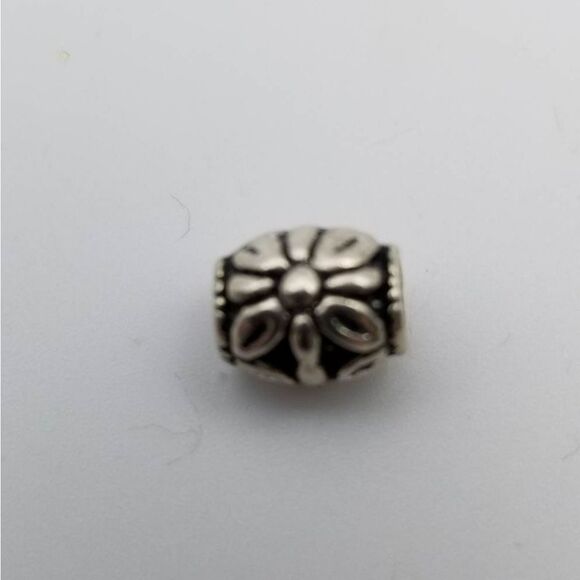 Sterling silver old fashion floral‎ charm - Picture 1 of 2